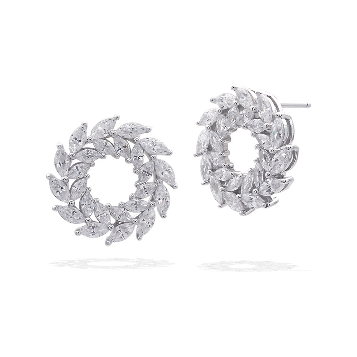 A Christmas Journey Wreath Earrings Silver