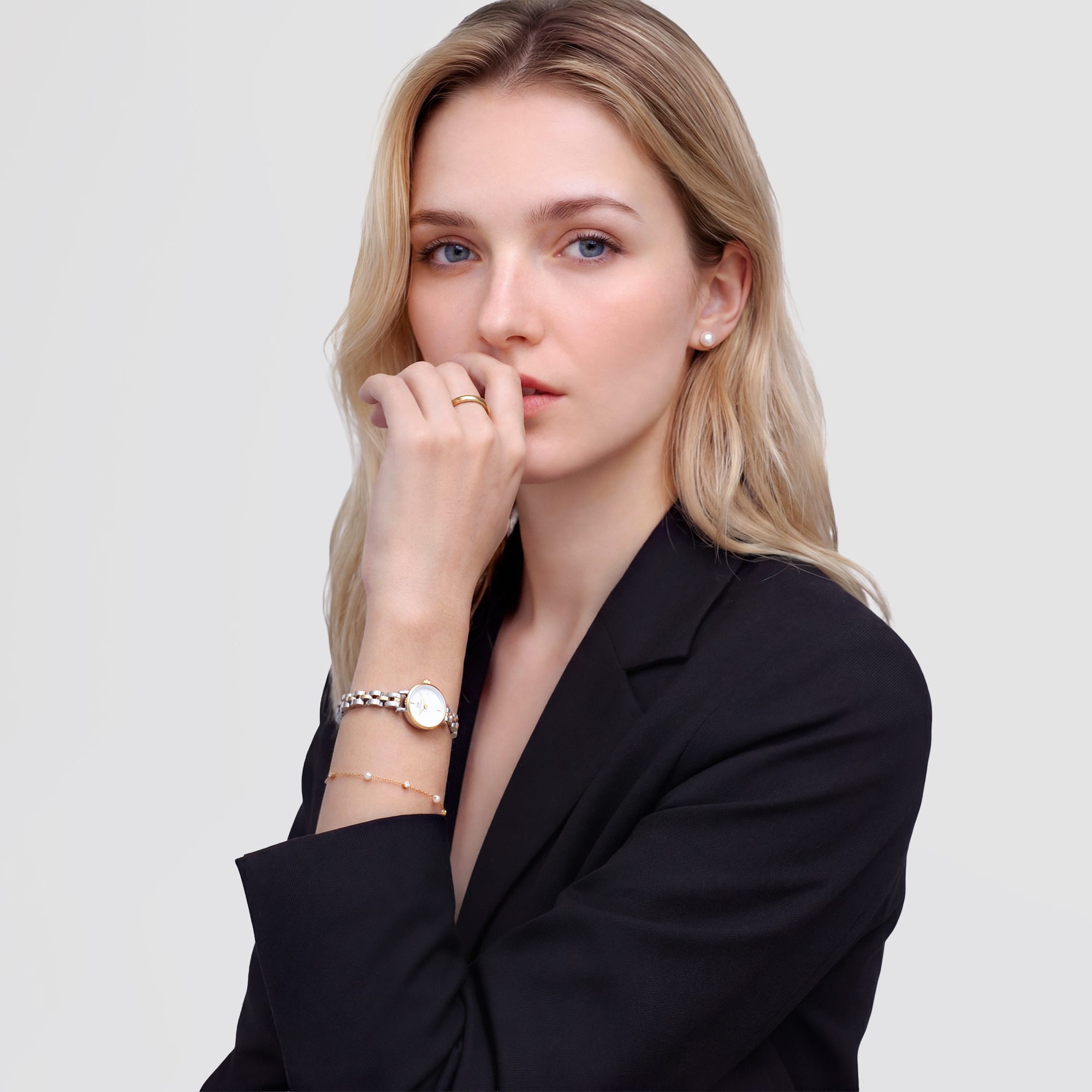Daniel Wellington Pearl Stud Earring Gold